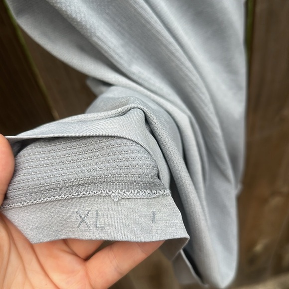 lululemon athletica metal vent Short Sleeve Tee Size XL - Picture 5 of 7